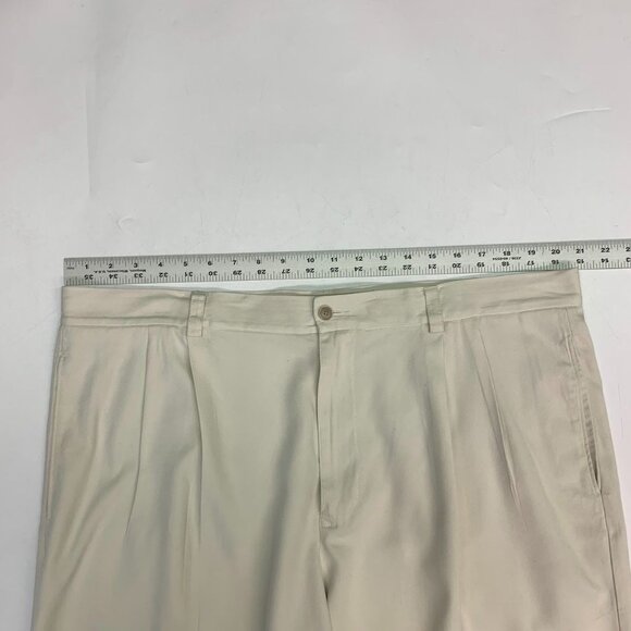 Tommy Bahama Men's Pleated 100%‎ Silk 9 Inch Inseam Shorts Size 40 - Picture 9 of 12